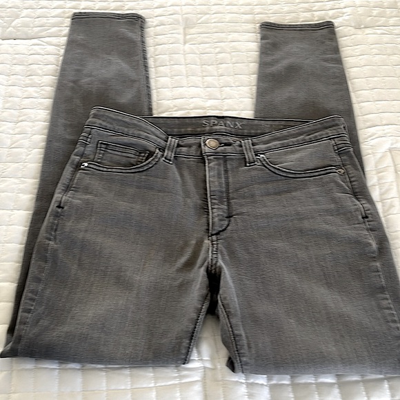Spanx by Sara Blakley Gray The Slim- X Skinny Jeans Sz 28 Good Used Condition - Picture 3 of 7
